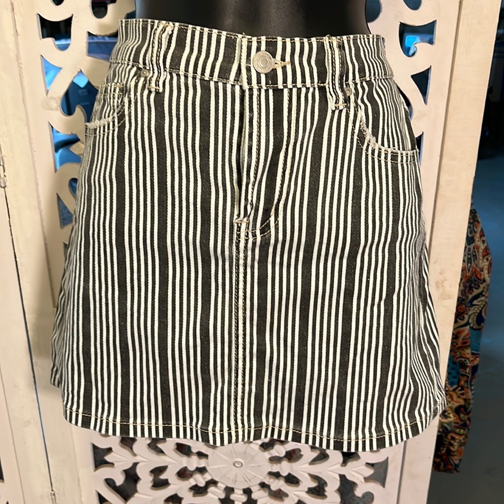 SKY and SPARROW- Super cute black and white striped denim mini skirt. Size 7